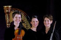 Bild (v.l.): Kerstin Beavers (Vla), Susanne Bürger (Hf), Martina Overlöper (Fl) - Nachweis: Trio Mallarmé