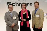 Die Sieger des Nachwuchsförderpreises (v. l.): Dr. Yevgen Mikhlin, Dr. Christine Meyer-Frießem und Dr. Harald Rief - Bild: Ulla Burghardt / Janssen