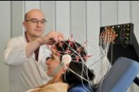 Eine Elektroenzephalografie (EEG) gehört zum diagnostischen Spektrum bei der Abklärung eines Schädel-Hirn-Traumas – Bildnachweis: Volker Daum/Bergmannsheil