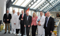Besuch des Bundestagsvizepräsident Johannes Singhammer im HDZ NRW (v.r.n.l.): HDZ-Geschäftsführer Wilhelm Hecker, Kavous Hakim-Meibodi, Bundestagsabgeordnete Karin Maag, Prof. Dr. Dieter Horstkotte, Bundestagsvizepräsident Johannes Singhammer, Prof. Dr. Deniz Kececioglu, Dr. Eugen Sandica und stellvertretender HDZ-Geschäftsführer Thomas Fehnker (Foto Kerstin Konze).