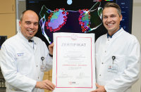Klinikdirektor Prof. Dr. Philipp Sommer (l.) und Prof. Dr. Christian Sohns, stellv. Klinikdirektor, leiten die Klinik für Elektrophysiologie und Rhythmologie am HDZ NRW, Bad Oeynhausen (Foto Marcel Mompour)..