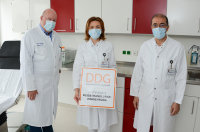 Erfolgreiche Re-Zertifizierung: Klinikdirektor Prof. Dr. Dr. h.c. Diethelm Tschöpe und die Oberärzte Dr. Tania-Cristina Costea und Abdulwahab Arbi (Foto Marcel Mompour).