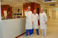 Ärztliche Leitung und Pflegedienstleitung der neuen Kardiologischen Intensivstation: (v.l.) Dr. Christian Flottmann, Hans Jürgen Heemeier, Dr. Klaus-Peter Mellwig. (Foto Armin Kühn).