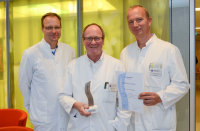 Preisverleihung in Dresden: (v. l.) DGK-Präsident Prof. Dr. Christian W. Hamm, Preisträger Priv.-Doz. Dr. Olaf Oldenburg und die Tagungspräsidenten Prof. Dr. Uwe Zeymer und Priv.-Doz. Dr. Carsten W. Israel (Foto DGK/Thomas Hauss).