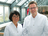 Erfahrene Doppelspitze in der kommissarischen klinischen Leitung am Diabeteszentrum: Dr. Young Hee Lee-Barkey und Dr. Michael Hauber (Foto: Sönke Stute-Schlamme).