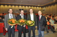 Im Team gegen die Koronare Herzerkrankung: Die Oberärzte PD Dr. Thomas Pühler (Herzchirurgie), Marios Vlachojannis (Kardiologie) und PD Dr. Jochen Börgermann (Herzchirurgie) und Hans Brink (Deutsche Herzstiftung) (Foto Anna Reiss).