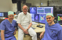 Sorgen für den richtigen Herzschlag: Prof. Dr. Dieter Horstkotte (Mitte) und seine Oberärzte Dr. Georg Nölker (r.) und Dr. Klaus-Jürgen Gutleben 8Foto Armin Kühn).