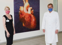 Freude über den Qualitätsnachweis für die Bad Oeynhausener Herzmedizin: Geschäftsführerin Dr. Karin Overlack und Prof. Dr. Jan Gummert, Ärztlicher Direktor des HDZ NRW (Foto: Marcel Mompour).