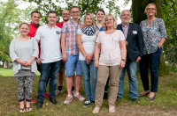 v.li.: Eva Bay, Fabian Diekötter, Thomas Gad, Christopher Kirchhoff, Bastian Heidelbach, Jasmin Krebs, Melanie Abbing (Lehrerin), Silvia Wohlgemuth, Thomas Kissinger (Pflegedirektor), Carmen Burdel-Köhn (Kursleitung), es fehlt Anja Schielke v.li.: Eva Bay, Fabian Diekötter, Thomas Gad, Christopher Kirchhoff, Bastian Heidelbach, Jasmin Krebs, Melanie Abbing (Lehrerin), Silvia Wohlgemuth, Thomas Kissinger (Pflegedirektor), Carmen Burdel-Köhn (Kursleitung), es fehlt Anja Schielke