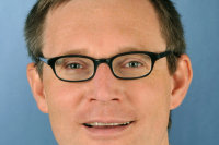 Dr. Dr. Marcus Kriwalsky hat als einer der Ersten den neuen Studiengang erfolgreich abgeschlossen und darf fortan den akademischen Grad „Master of Science (M.Sc.) in Ästhetischer Gesichtschirurgie“ tragen Dr. Dr. Marcus Kriwalsky hat als einer der Ersten den neuen Studiengang erfolgreich abgeschlossen und darf fortan den akademischen Grad „Master of Science (M.Sc.) in Ästhetischer Gesichtschirurgie“ tragen