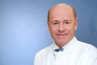 Professor Dr. H. Burkhard Dick, Direktor der Augenklinik am Universitätsklinikum Knappschaftskrankenhaus Bochum Professor Dr. H. Burkhard Dick, Direktor der Augenklinik am Universitätsklinikum Knappschaftskrankenhaus Bochum