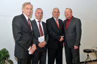(v.l.): Dr. Georg Greve, Hans-Peter-Jochum, Dieter Rustemeier und Axel Schäfer (Mitglied des Deutschen Bundestages, SPD-Bundestagsabgeordneter für den Wahlkreis Bochum I) (v.l.): Dr. Georg Greve, Hans-Peter-Jochum, Dieter Rustemeier und Axel Schäfer (Mitglied des Deutschen Bundestages, SPD-Bundestagsabgeordneter für den Wahlkreis Bochum I)
