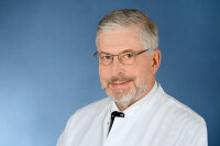 Prof. Dr. med. Richard Viebahn, Leiter des Ösophagus-Zentrums und Direktor der Chirurgischen Klinik am Knappschaftskrankenhaus Bochum Prof. Dr. med. Richard Viebahn, Leiter des Ösophagus-Zentrums und Direktor der Chirurgischen Klinik am Knappschaftskrankenhaus Bochum